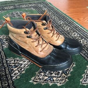 Womens Clark’s waterproof boots size 7.5